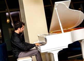 Renowned Pianist Jose Candel Thrills Guests at ‘788 On The Sea’
